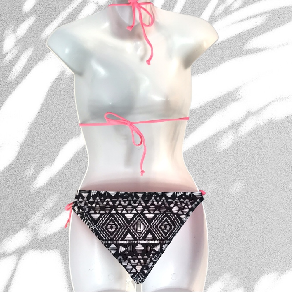 NWT Paper Dolls Tribal Print Crochet Detail Bikini - Picture 5 of 7